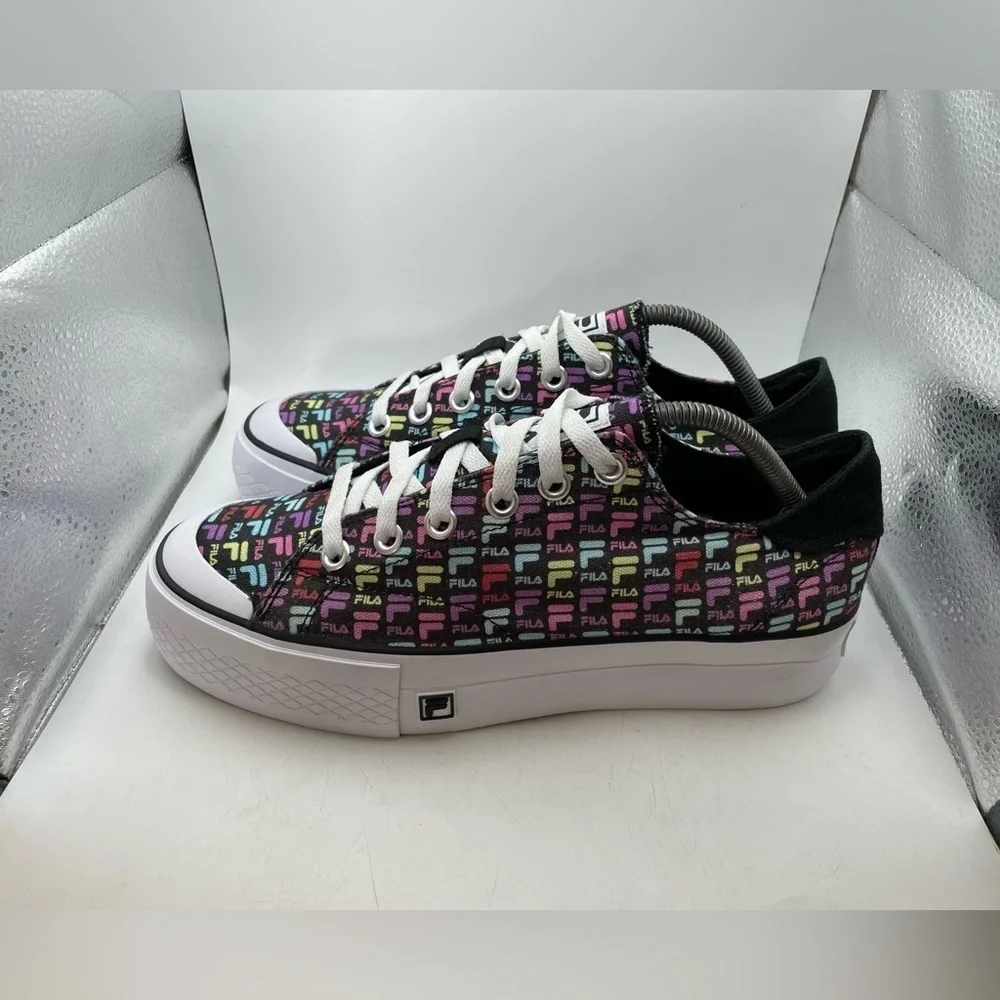 NEW! Fila platform women’s multicolor sneakers size 11